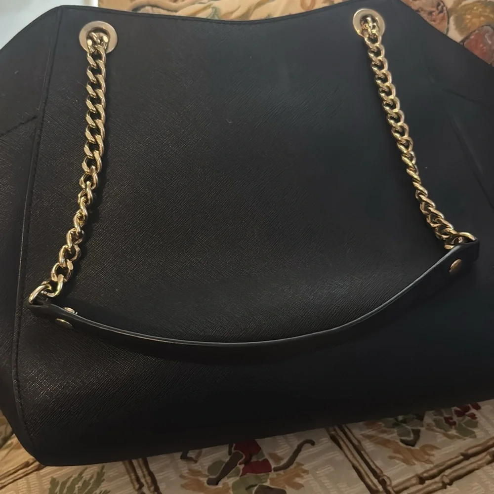 Michael Kors, black and gold purse - Picture 4 of 6